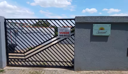 Aluga casa de 2 dormitórios com suíte, 1 vaga