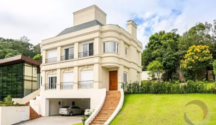 Casa à venda no bairro Cacupé - Florianópolis/SC