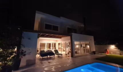 Casa Residencial de alto padrão em condomínio no bairro Rio tavares