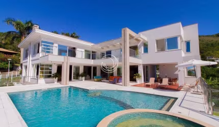 Casa à venda no bairro Praia Brava - Florianópolis/SC