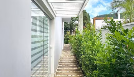 Casa à venda no bairro Rio Tavares - Florianópolis/SC