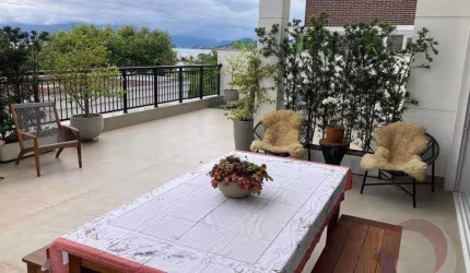 Apartamento à venda no bairro Abraão - Florianópolis/SC
