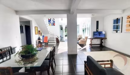 Casa à venda no bairro Campeche Leste - Florianópolis/SC