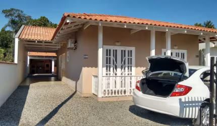 Casa com 3 quartos à venda no Centro, Balneário Barra do Sul , 181 m2 por R$ 485.000
