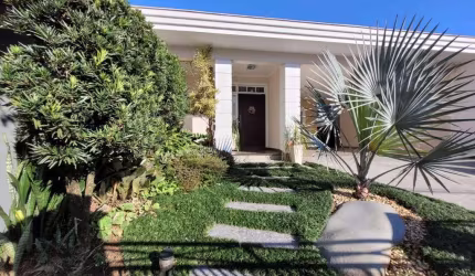 Casa com 3 quartos à venda no América, Joinville , 227 m2 por R$ 1.590.000