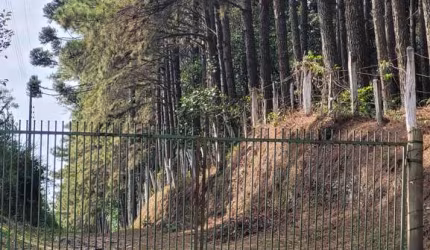 Terreno à venda no Rio Vermelho, Campo Alegre  por R$ 690.000