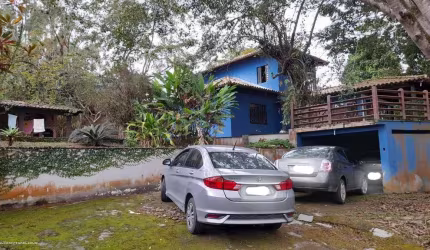 Chácara para Venda em Rio Bonito, Colina, 3 dormitórios, 1 suíte, 2 banheiros, 2 vagas