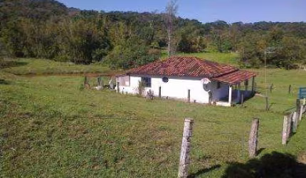 Sítio para Venda em Cachoeiras de Macacu, Maraporã, 3 dormitórios, 1 suíte, 1 banheiro, 2 vagas