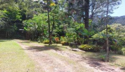 Sítio para Venda em Cachoeiras de Macacu, Papucaia, 3 dormitórios, 5 suítes, 2 banheiros, 1 vaga