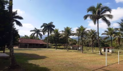 Sítio para Venda em Cachoeiras de Macacu, Papucaia, 4 dormitórios, 4 suítes, 2 banheiros, 2 vagas