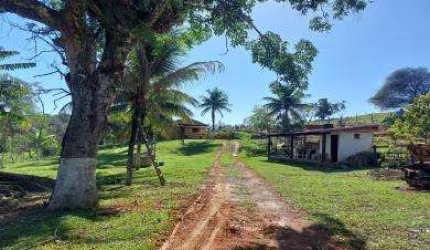 Sítio para Venda em Cachoeiras de Macacu, Japuíba, 2 dormitórios, 1 banheiro, 1 vaga