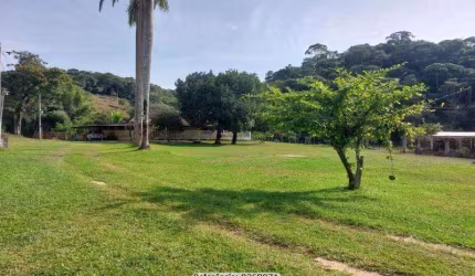 Sítio para Venda em Cachoeiras de Macacu, Papucaia, 2 dormitórios, 2 suítes, 2 banheiros, 2 vagas