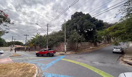 Vendo Terreno +- 3.900m2  São 3 terrenos juntos - Av Otacilio Negrão de Lima