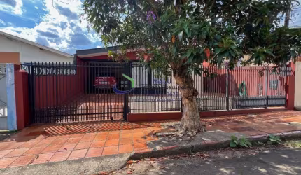 Casa com 3 quartos à venda na Rua Augusto de Souza Brandão, Vila Fujita, Londrina, 178 m2 por R$ 698.000