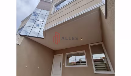 VENDE-SE LINDÍSSIMO SOBRADO  NO CENTRO DE BALNEÁRIO CAMBORI/SC