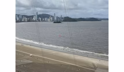 VENDE-SE FRENTE MAR LATERAL EM BALNEÁRIO CAMBORIÚ/SC