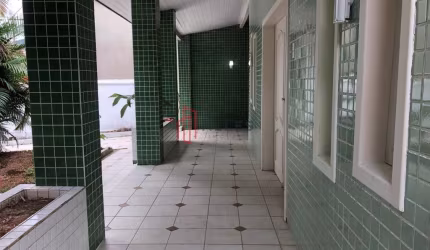 ALUGA-SE ANUAL RESIDENCIAL OU COMERCIAL CASA EM BALNEÁRIO CAMBORIÚ/SC