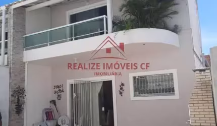 Casa duplex com 03 quartos em condomínio residencial em Cabo Frio