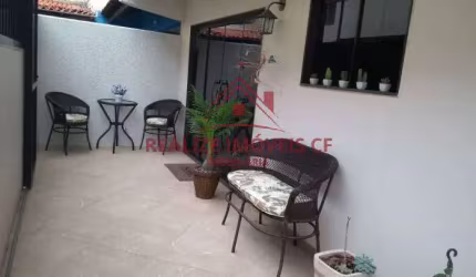 Casa triplex 03 quartos à venda em condomínio Jardim Flamboyant Cabo Frio