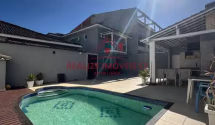 Excelente casa duplex para locação no Novo Portinho!