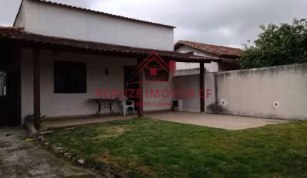 OPORTUNIDADE!!! Casa com 3 quartos e 1 kitnet à venda!!!