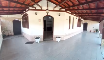 Linda casa em Itanhaém, no  Cibratel, com  4 suítes.