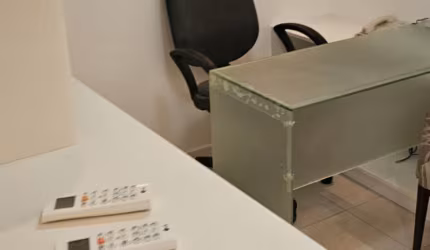 sala comercial mobiliada com armáriods planejados
