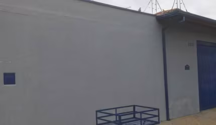 CASA COM EDÍCULA JD. ITÁLIA