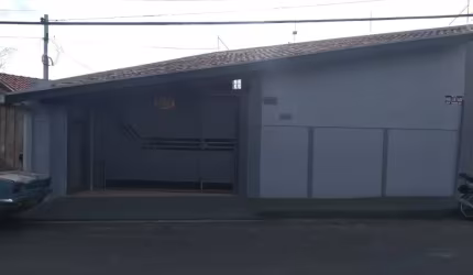 AMPLA CASA Á VENDA STA TEREZINHA