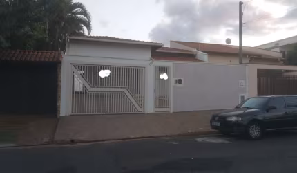 BELA RESIDÊNCIA À VENDA CIDADE JARDIM