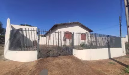 Casa com 3 dormitórios à venda, 174 m² por R$ 420.000,00 - Estados - Londrina/PR