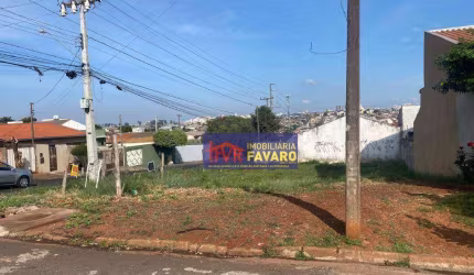 Terreno de esquina à venda, 318,66 m² por R$ 250.000 - Conjunto Café - Londrina/PR