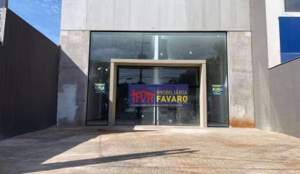 Meio Barracão com 88 m², mais 54 m2 de área externa,  por R$ 3.500/mês.