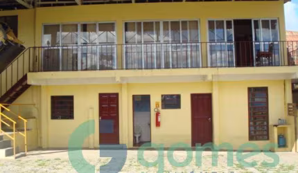 Casa com 1 dormitório para alugar, 500 m²  - Portão - Curitiba/PR