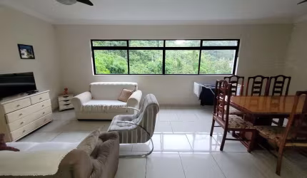 PITANGUEIRAS – NA QUADRA DA PRAIA, APARTAMENTO TOTALMENTE REFORMADO, LAZER NO PRÉDIO E 02 VAGAS DE GARAGEM.