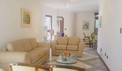 Praia de Pitangueiras, Alto Padrão, 2 Quadras da Praia, 2 Garagens, Local Nobre,130 Metros de Área Útil, Fino Acabamento!!!