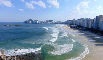 Praia das Pitangueiras - Local nobre, frente total para o mar !!!