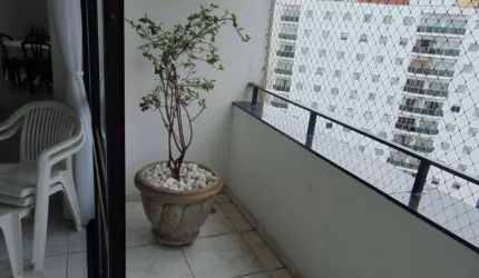 Cobertura duplex com mobília, 03 suítes sendo 01 suíte master, 300 m² de área útil, 01 sala ampla para 2 ambientes, imóvel bem localizado