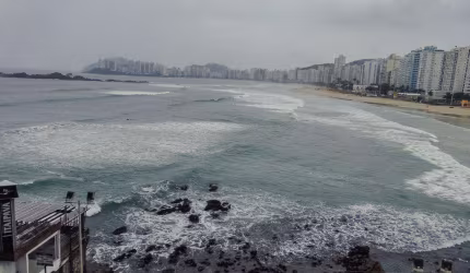 Pitangueiras - Frente total ao mar - Linda vista - 502 m² úteis - Garagem no prédio.