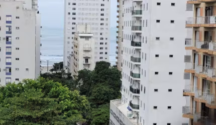 APARTAMENTO AMPLO COM 3 SUÍTES E PEQUENA VISTA PARA O MAR