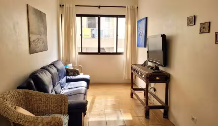 APARTAMENTO COM OTIMA LOCALIZAÇÃO, 2 DORMITÓRIOS, 1 VAGA, PERTO DA PRAIA.