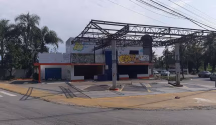 POSTO DE COMBUSTÍVEL NA AV ADEMAR DE BARROS COM AV. SANTOS DUMONT - GUARUJÁ