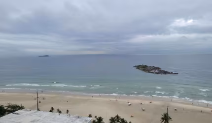 PITANGUEIRAS - COBERTURA PENTHOUSE COM 400 M², EXCELENTE COBERTURA REFORMADA, 01 VAGA DE GARAGEM, AMPLO E ESPAÇOSO.