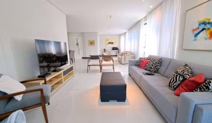 APARTAMENTO AMPLO REFORMADO COM  2 VAGAS DE GARAGEM LAZER NO PRÉDIO