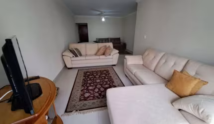 APARTAMENTO AMPLO COM 3 DORMITÓRIOS NO CALÇADÃO DA PRAIA DE PITANGUEIRAS.