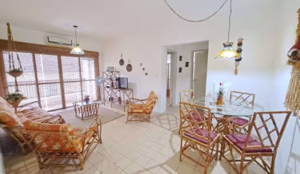 APARTAMENTO COM 2 DORMITÓRIOS, AMPLO COM SACADA NA PRAIA DO TOMBO NO GUARUJÁ.