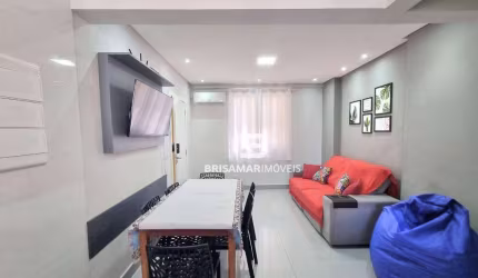 PITANGUEIRAS- CALÇADÃO , TOTALMENTE REFORMADO E DECORADO , GARAGEM .