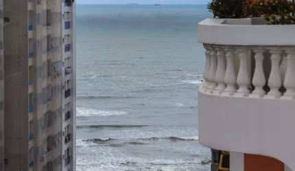 Pitangueiras - Linda vista ao mar - 269 m² úteis - Churrasqueira privativa - 02 vagas de garagem.