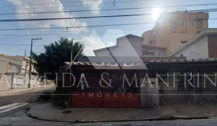 Casa de esquina com 3 dormitório - 2 vagas de garagem