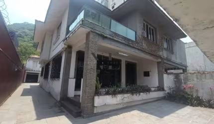 Casa para Venda em São Vicente, Itararé, 4 dormitórios, 2 banheiros, 4 vagas